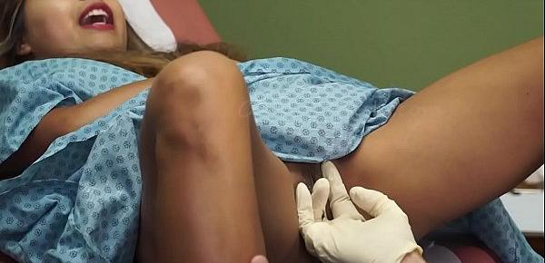  Doctor Makes Patient Cum in Exam Room Cam 2 Close-up Regular
